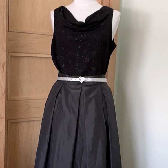 🇨🇦  Black Sparkly Sleeveless Top, Size XL - Picture 2 of 10